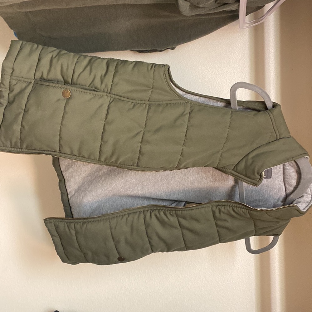 Vest - Picture 5 of 5
